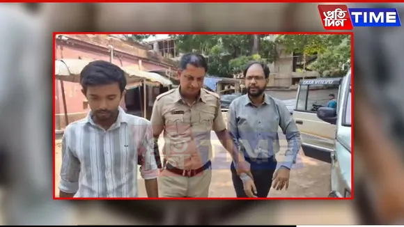 Two Arrested for Hoisting Pakistani Flag at Railway Station in West Bengal