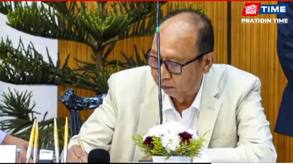 Yumnam Khemchand Singh takes oath as the new Manipur Chief Minister