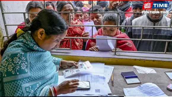 SC Warns West Bengal Against Delays, Extends Electoral Roll SIR Deadline