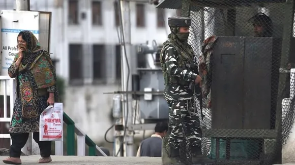 J&K: 4 Persons Injured As Terrorists Toss Grenade At Security Personnel