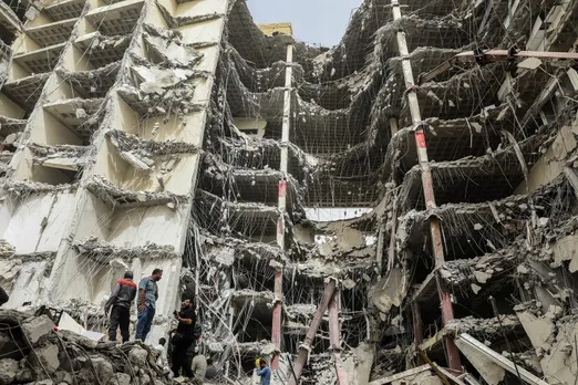 Iran: 19 Killed In Building Collapse, City Mayor Arrested