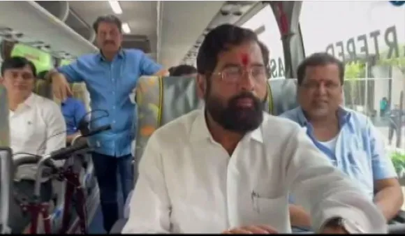 Rebel Sena MLAs Leave Guwahati for Goa Ahead of Trust Vote Tomorrow