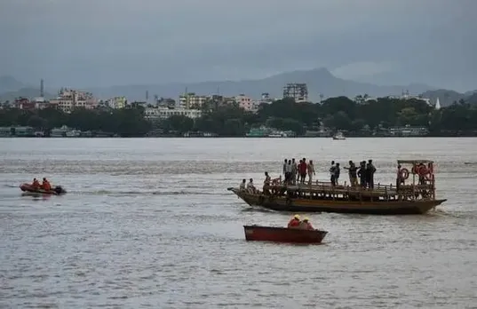 Assam: Four Missing As Country Boat Capsizes In Brahmaputra