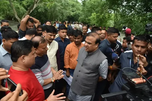 Assam CM Sarma Visits Darrang, Inspects Breached LB Embankment