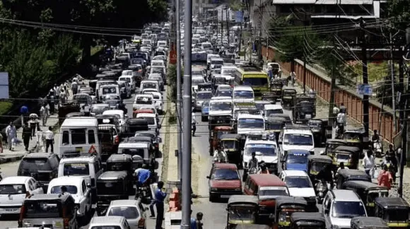 Gauhati HC Directs Formation Of Panel To Tackle Frequent Traffic Issues