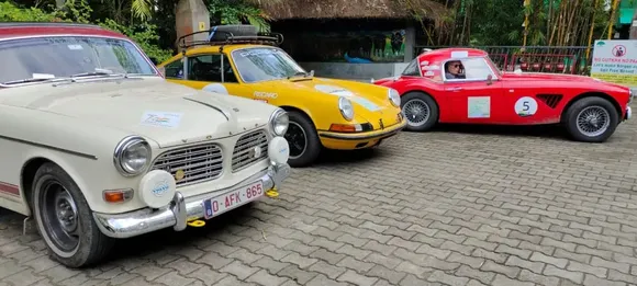 Himalayan Vintage Car Rally: Foreign Tourists Visit Pobitora