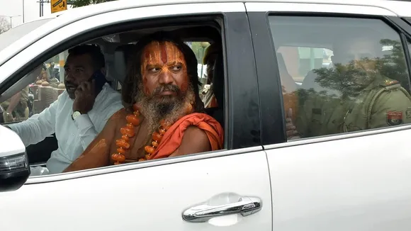 "Will Burn Shah Rukh Alive": Ayodhya Seer's Shocking Comment Amid Pathaan Row