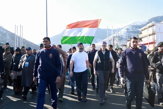 Bharat Jodo Yatra Temporarily Suspended for Alleged Security Breach