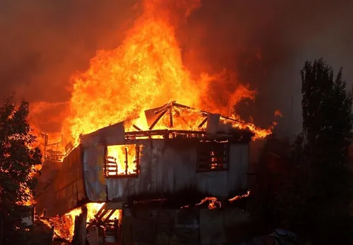 Chile Wildfire Eradicates Hundreds of Homes