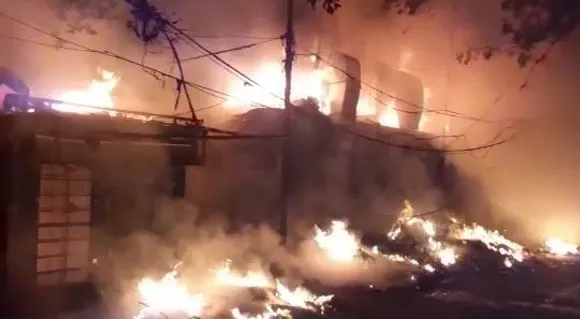 Blaze Guts Several Shops at Sarojini Nagar in Delhi