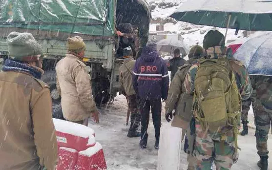 BRO Rescues 40 Stranded Tourists Near Nathula 