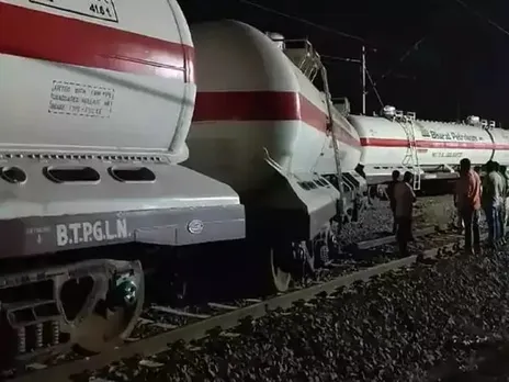 Two LPG Rakes of Goods Train Derail in Madhya Pradesh