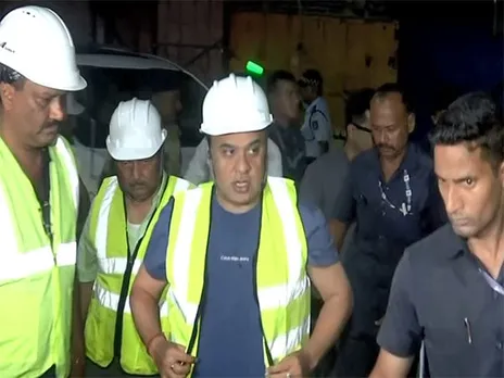 Assam CM's Late Night Visit To Under-Construction Flyover Site In Maligaon