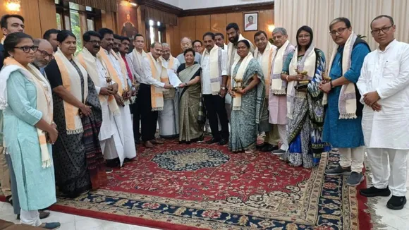 INDIA Delegation Meets Manipur Guv To Submit Memorandum On Experiences
