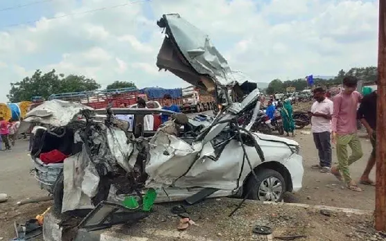Tragic Accident in Maharashtra Claims 15 Lives; Over 20 Injured 