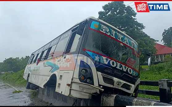 Bus En Route from Guwahati to Barpeta Rams Into Divider Leaving Several Injured 