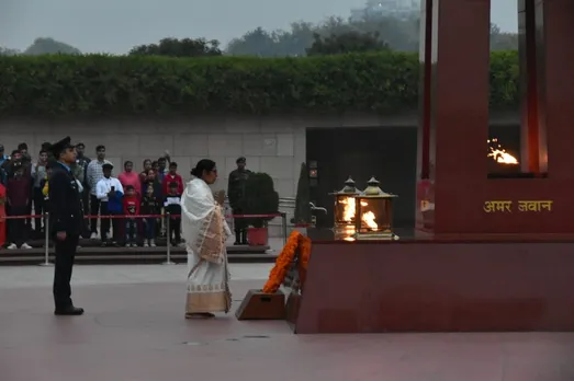 Late Gnr Uddhab Das’s Mother Lays Wreath at National War Memorial