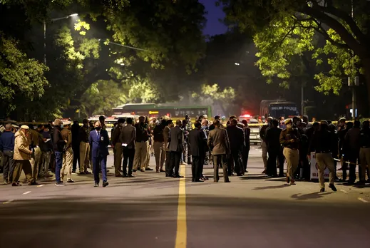 Explosion Near Israel Embassy in Delhi Prompts Police Investigation