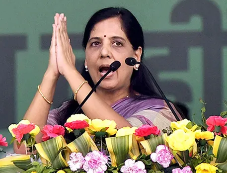 PIL Filed in Delhi HC Seeking FIR Against CM Arvind Kejriwal’s Wife for Posting Court Videos