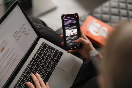 Surat Court Implements Total Ban on Mobile Phone Use During Working Hours
