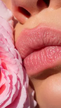 5 Ways to get pink lips naturally at home