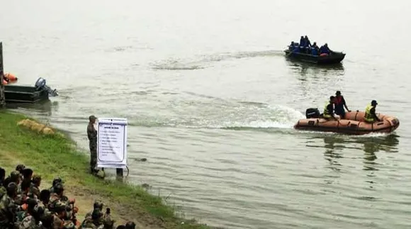 Red Horns Division of Indian Army organises a flood relief demonstration in Guwahati