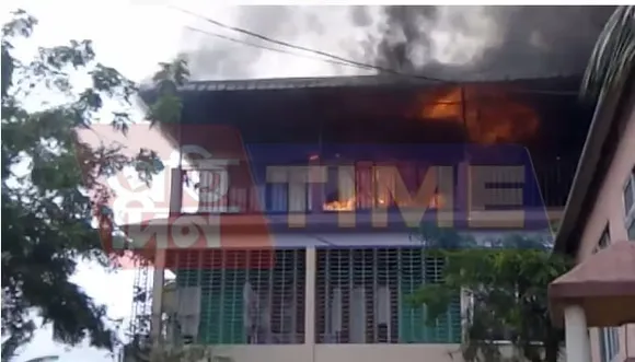 Breaking | Devastating fire breaks out at Bhetapara, Guwahati