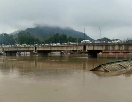 Flood grips Jammu and Kashmir, Governor calls emergency meeting