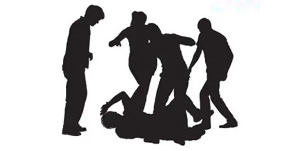Suspected child abductors thrashed by a Mob in Gujarat