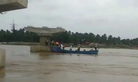 Boat capsizes in east Godavari, several missing