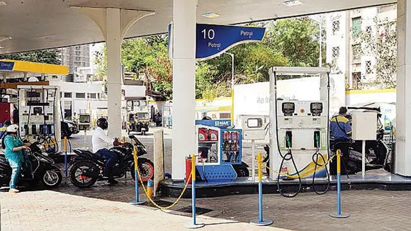 Message to petrol pumps – Display PM Modi’s Pic