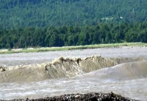 Arunachal, Assam on high alert as Siang water rolls on