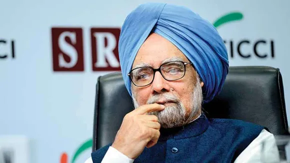 Ramping Up Vaccination Key To Fight COVID: Manmohan  Singh To PM