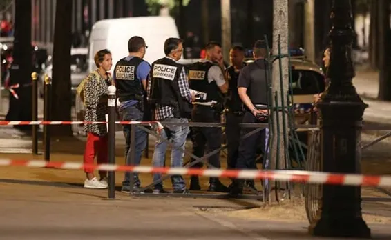 7 Injured In Paris Knife Attack