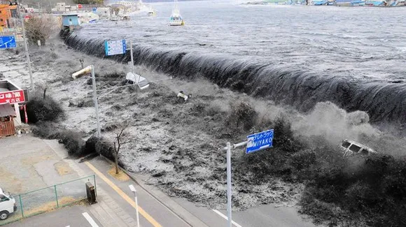 832 killed in Indonesia Tsunami