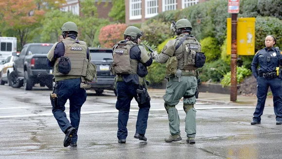 11 dead in US synagogue shootout