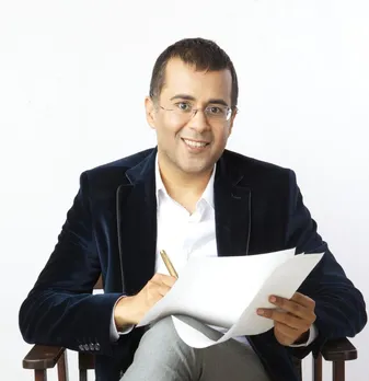 Chetan Bhagat apologises for harassing woman