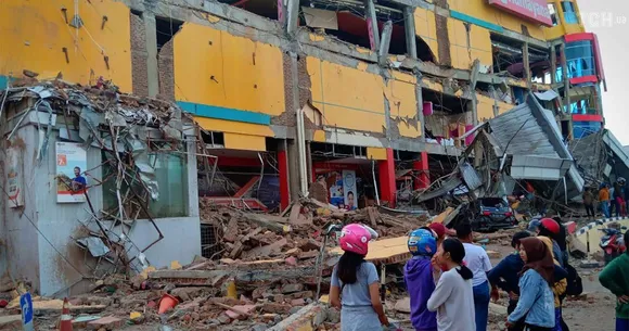 Quake jolts Indonesia, Russia, Papua New Guinea
