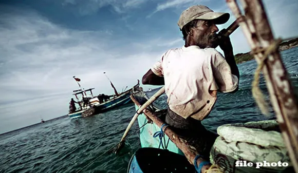 Pakistan arrests 16 Indian fishermen
