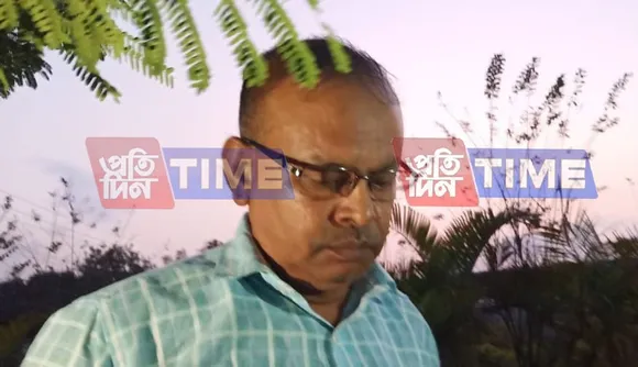 Lat Mandal caught red handed taking bribe