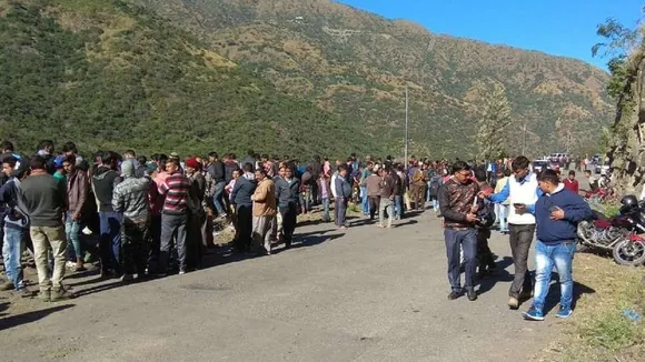 12 killed as bus falls into gorge in Uttarakhand