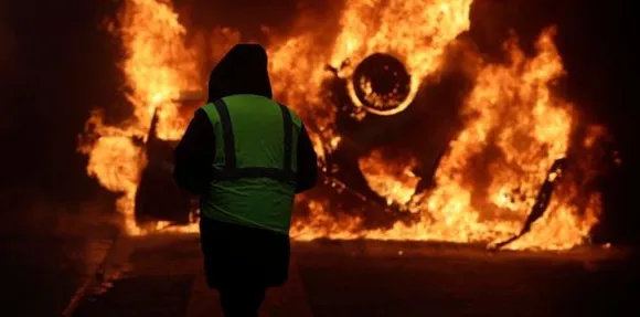 France considers emergency to contain worst civil unrest