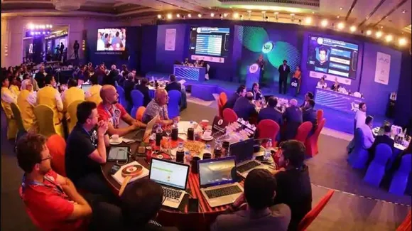 IPL auction: Yuvraj Unsold; Varun, Jaydev most expensive players