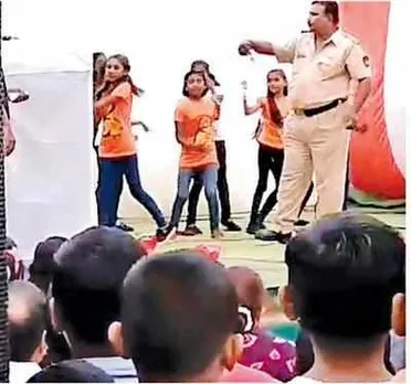 Cop Showers Money On School Girls, suspended