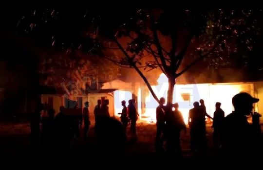 Police outpost set ablaze in Karimganj