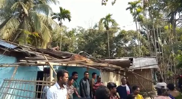 Low flying chopper creates panic at Nazira