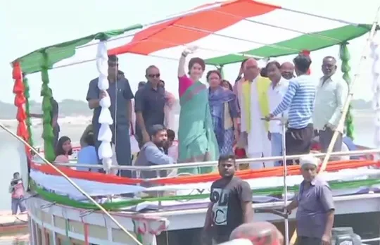 Priyanka Gandhi kick-starts boat rally