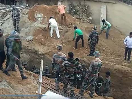 Girl stuck in 60-foot-deep borewell for 2 days