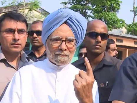 Manmohan Singh, Wife Cast Votes In Guwahati