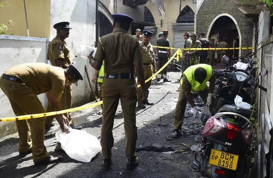 Sri Lanka: 15 dead as security forces corner extremists’ hideout
